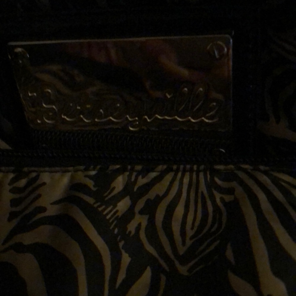 Cross body - Picture 2 of 3